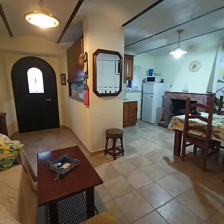 With Air-con And Pool Apartamento Gallinaro