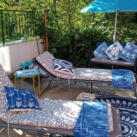 With Air-con And Pool Apartment *